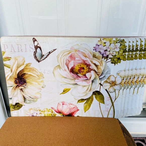 8 GUC Paris Flowers and a Butterfly Place Mats Slightly Used but Still Clean🦋🌸 - Picture 10 of 16